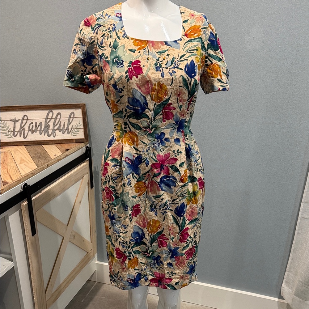 Maggy London 100% Silk Multicolor Floral Spring Midi Dress Feminine